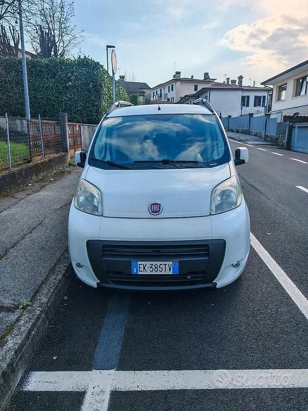 Usata Fiat Qubo Trekking 95 CV (69 kW) 2011 Bianco Monovolume