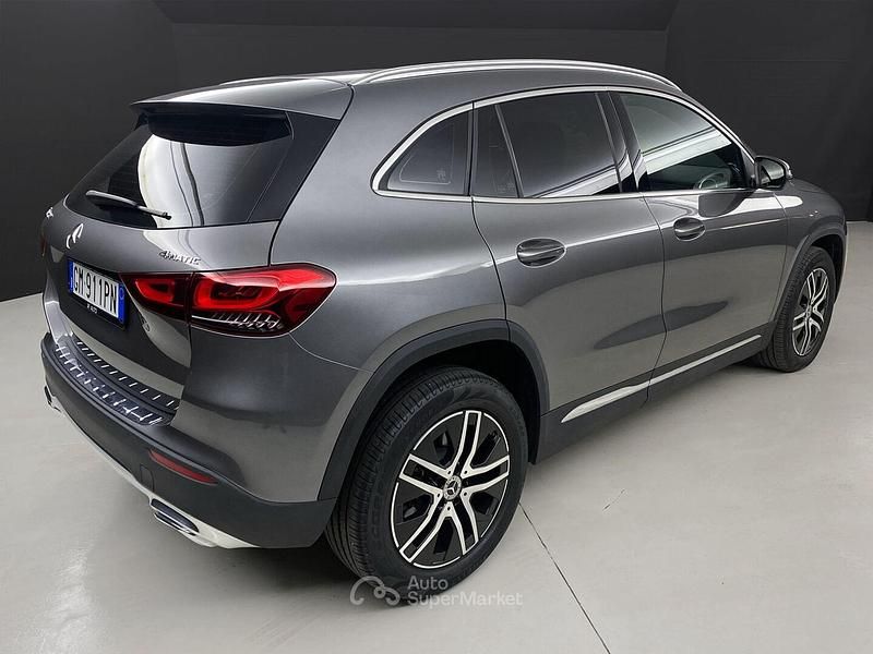 Usata Mercedes GLA220 190 CV (139 kW) 2023 Grigio montagna SUV