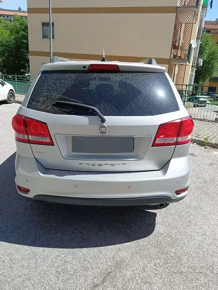 Usata Fiat Freemont 170 CV (125 kW) 2012 Grigio SUV