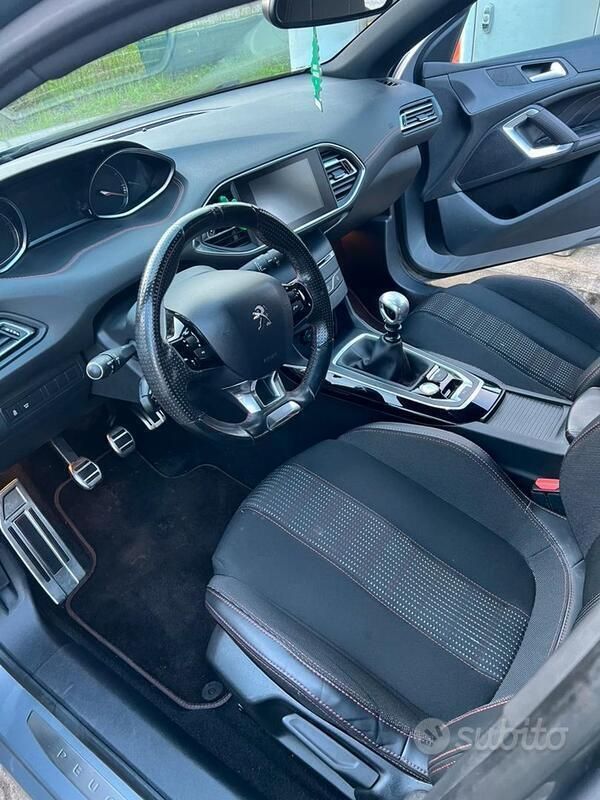 Usata Peugeot 308 GT-line 131 CV (96 kW) 2015 Grigio Berlina