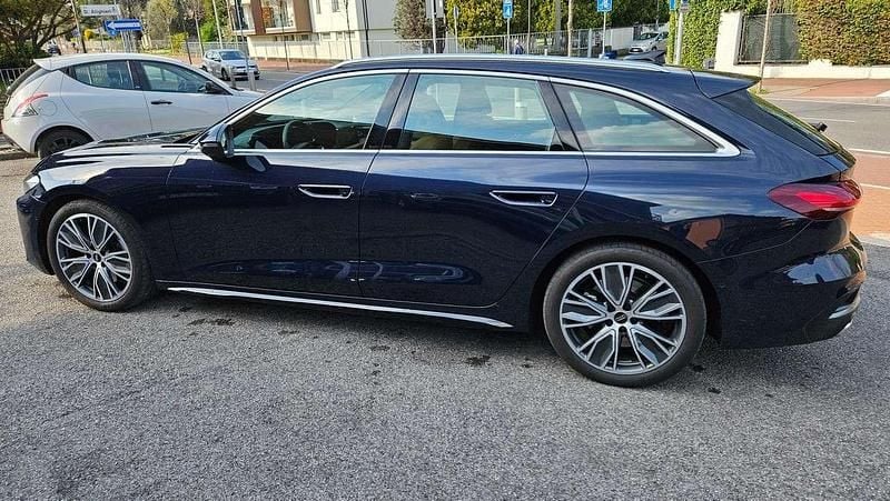 Usata Audi A5 S-Line 204 CV (150 kW) 2024 Blu firmamento Station wagon