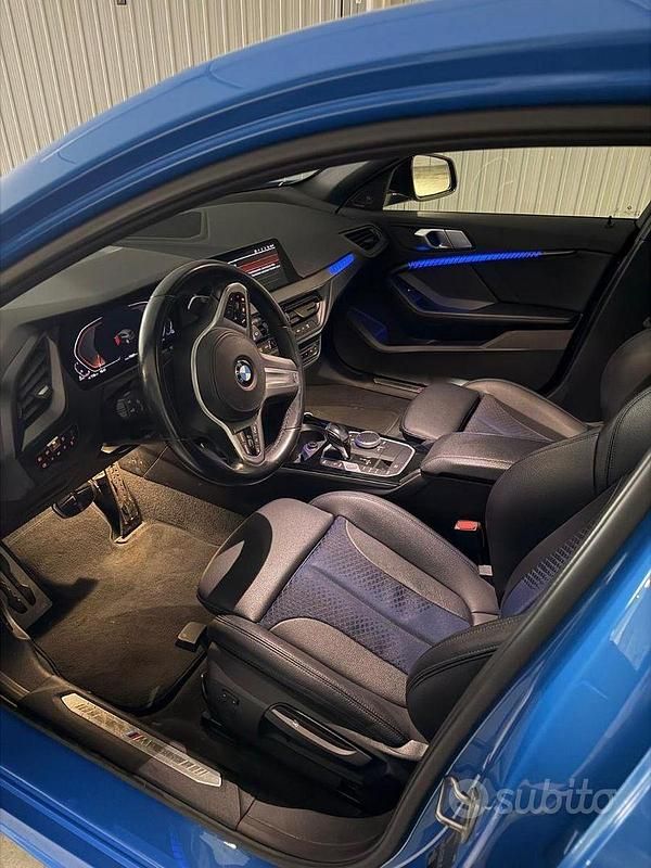 Usata BMW 118 M Sport 150 CV (110 kW) 2021 Blu/azzurro Utilitaria