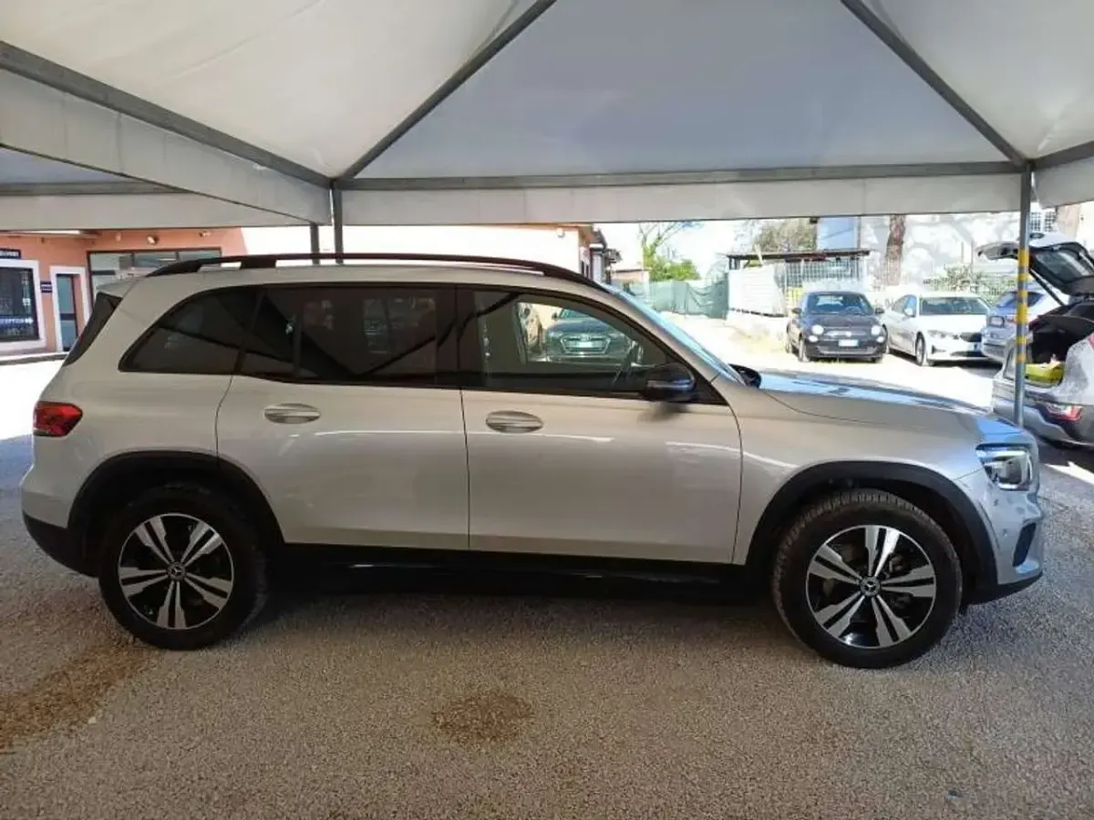 Usata Mercedes GLB200 150 CV (110 kW) 2022 Argento SUV