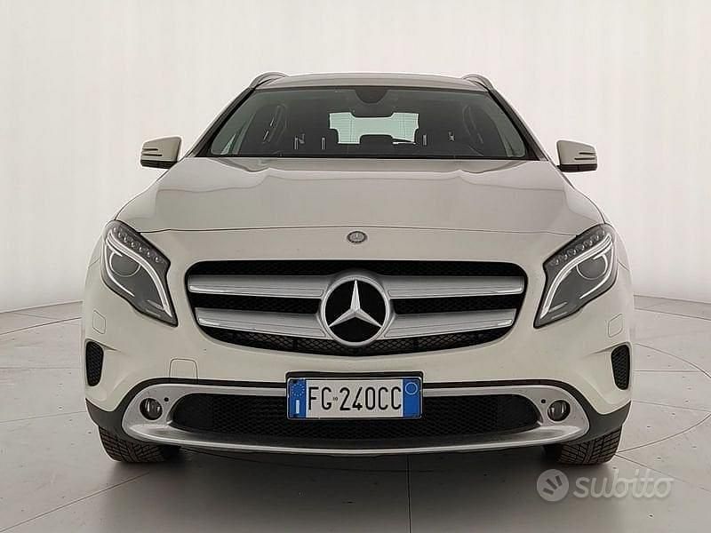 Usata Mercedes GLA200 Premium 136 CV (100 kW) 2016 Bianco SUV
