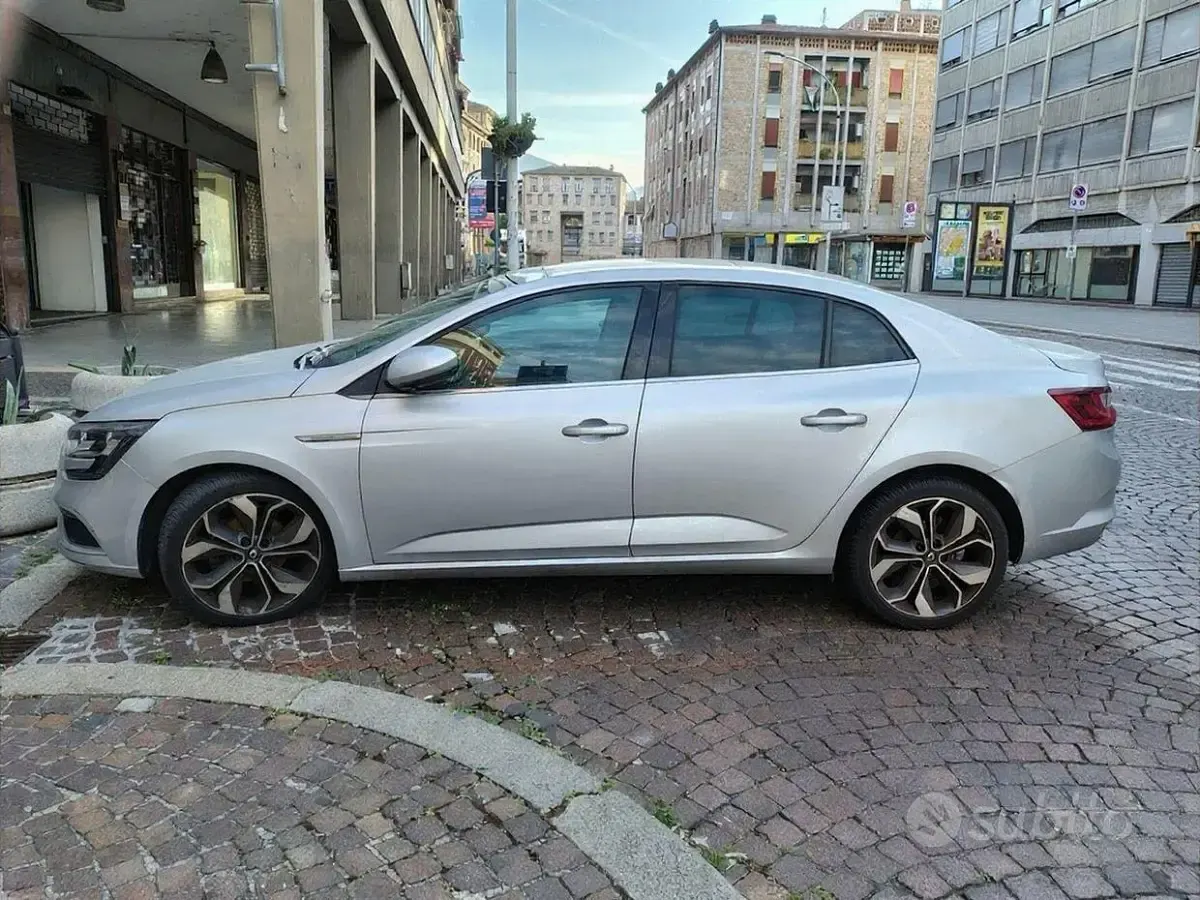 Usata Renault Mégane IV 110 CV (80 kW) 2018 Grigio Berlina