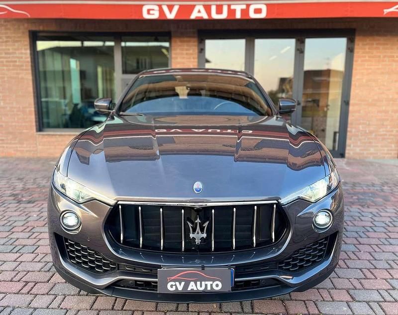 Begagnad Maserati Levante 275 HK (202 kW) 2020 Grå SUV