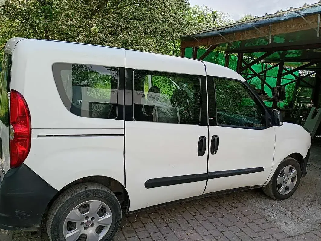 Usata Fiat Doblò 63 CV (46 kW) 2011 Monovolume