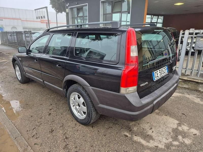 Usata Volvo XC70 Momentum 163 CV (119 kW) 2004 Nero Station wagon