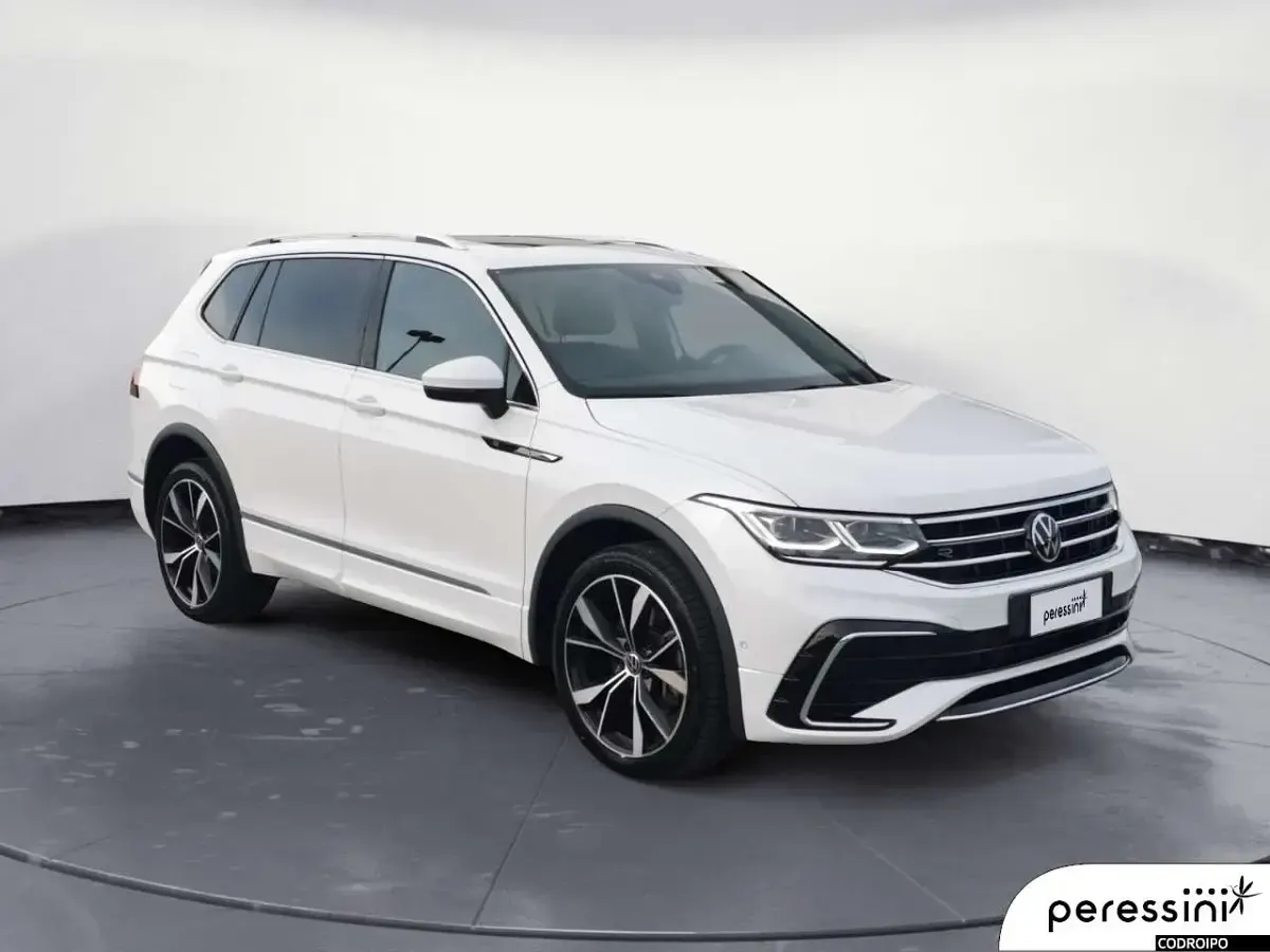Usata VW Tiguan Allspace R-line 200 CV (147 kW) 2023 Bianco perlato SUV