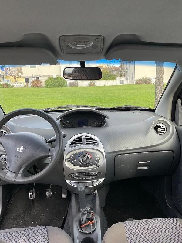 Usata DR DR1 67 CV (49 kW) 2011 Nero Utilitaria