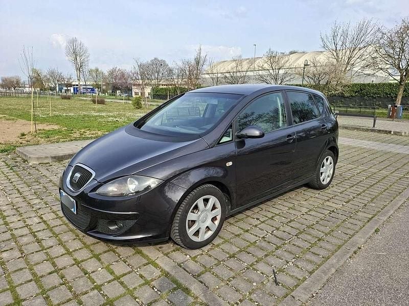 Usata Seat Altea Stylance 105 CV (77 kW) 2005 Grigio Monovolume