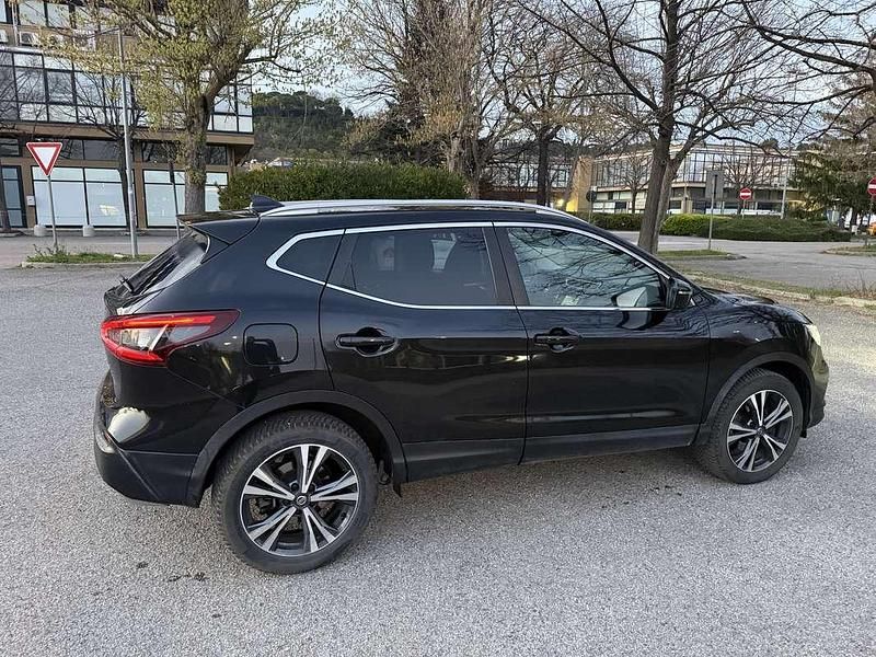 Usata Nissan Qashqai N-Connecta 110 CV (80 kW) 2018 Nero SUV