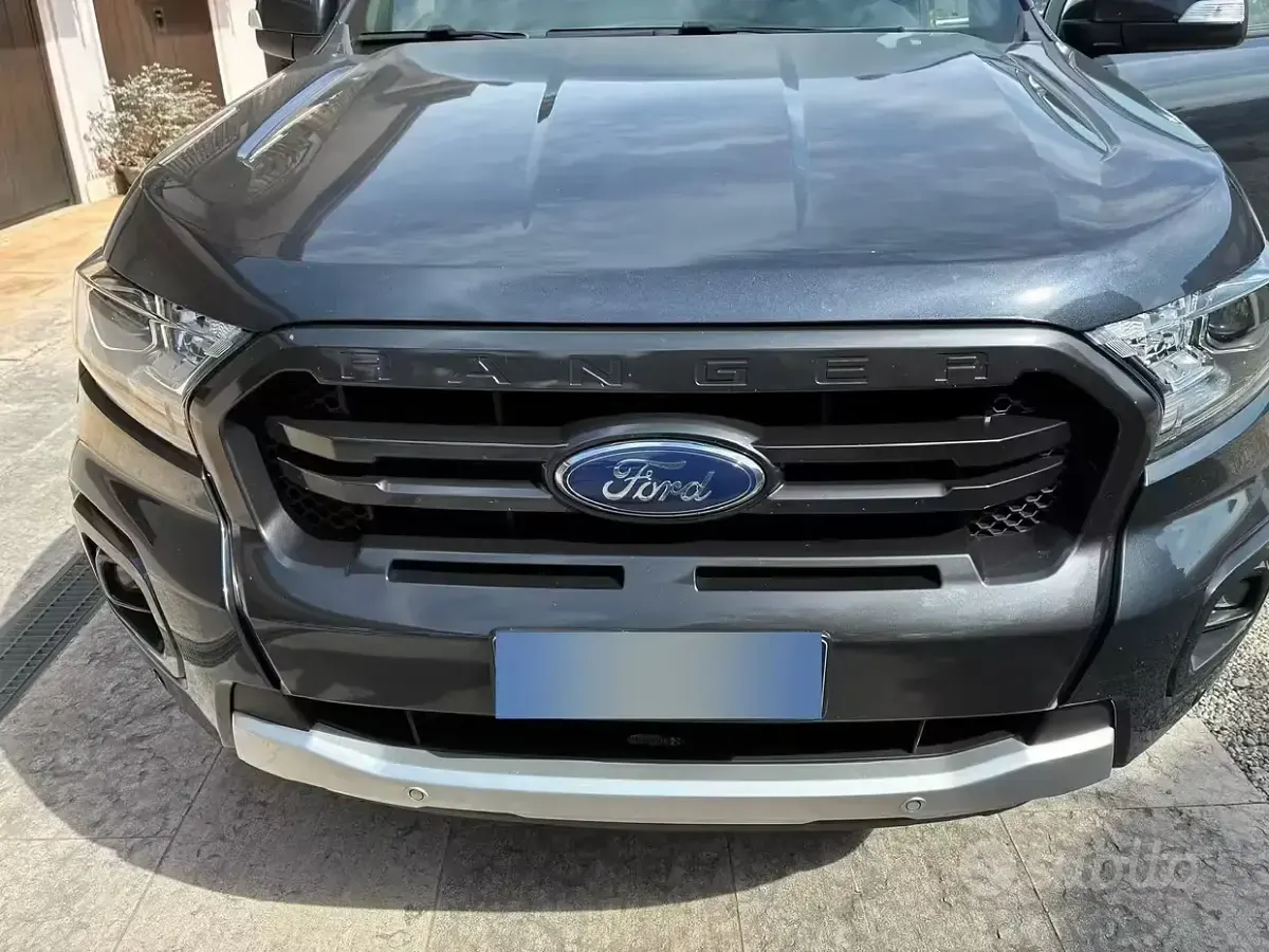 Usata Ford Ranger Wildtrack 213 CV (156 kW) 2023 Grigio Pick-up