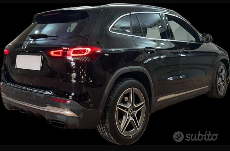 Usata Mercedes GLA200 Premium 150 CV (110 kW) 2021 Nero SUV