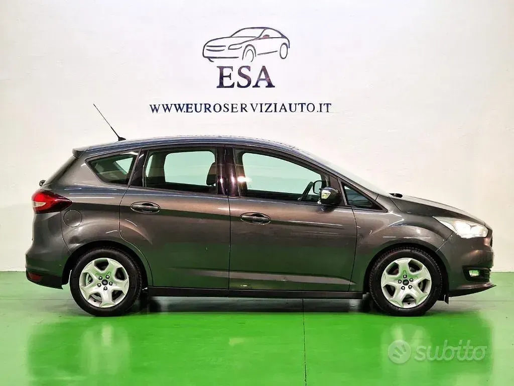 Käytetty Ford C-MAX Titanium 125 HP (91 kW) 2016 Harmaa Tila-auto