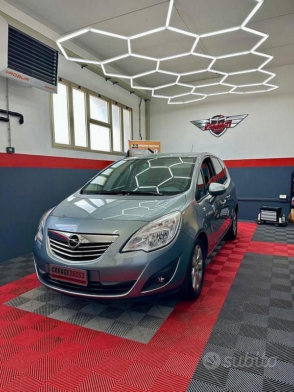 Usata Opel Meriva Cosmo 100 CV (73 kW) 2011 Monovolume