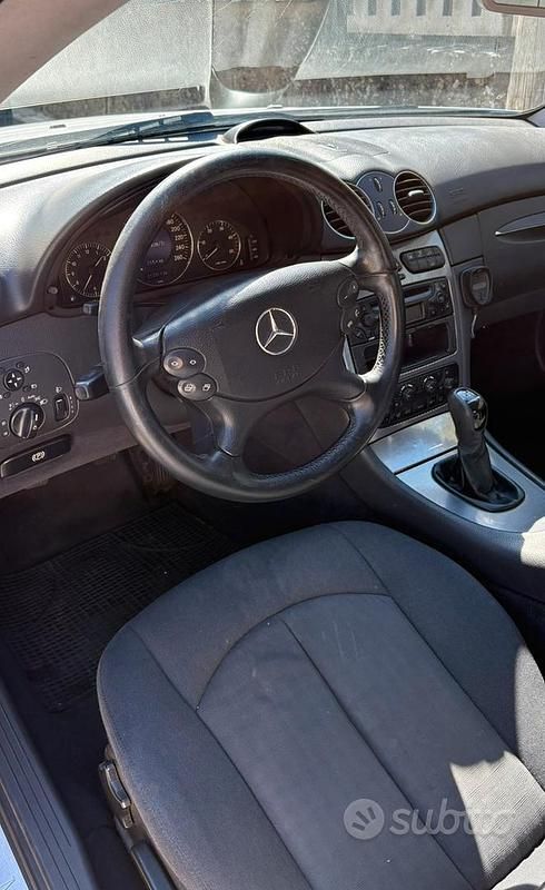 Usata Mercedes CLK270 Avantgarde 170 CV (125 kW) 2002 Grigio Coupé