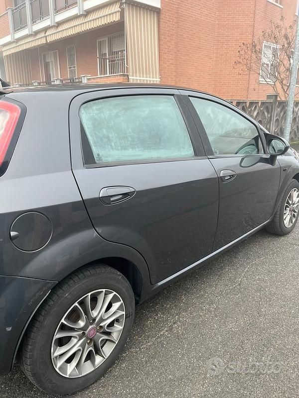 Usata Fiat Grande Punto S 75 CV (55 kW) 2011 Grigio Utilitaria