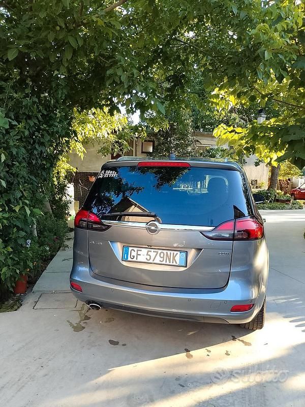 Usata Opel Zafira 170 CV (125 kW) 2018 Grigio Monovolume