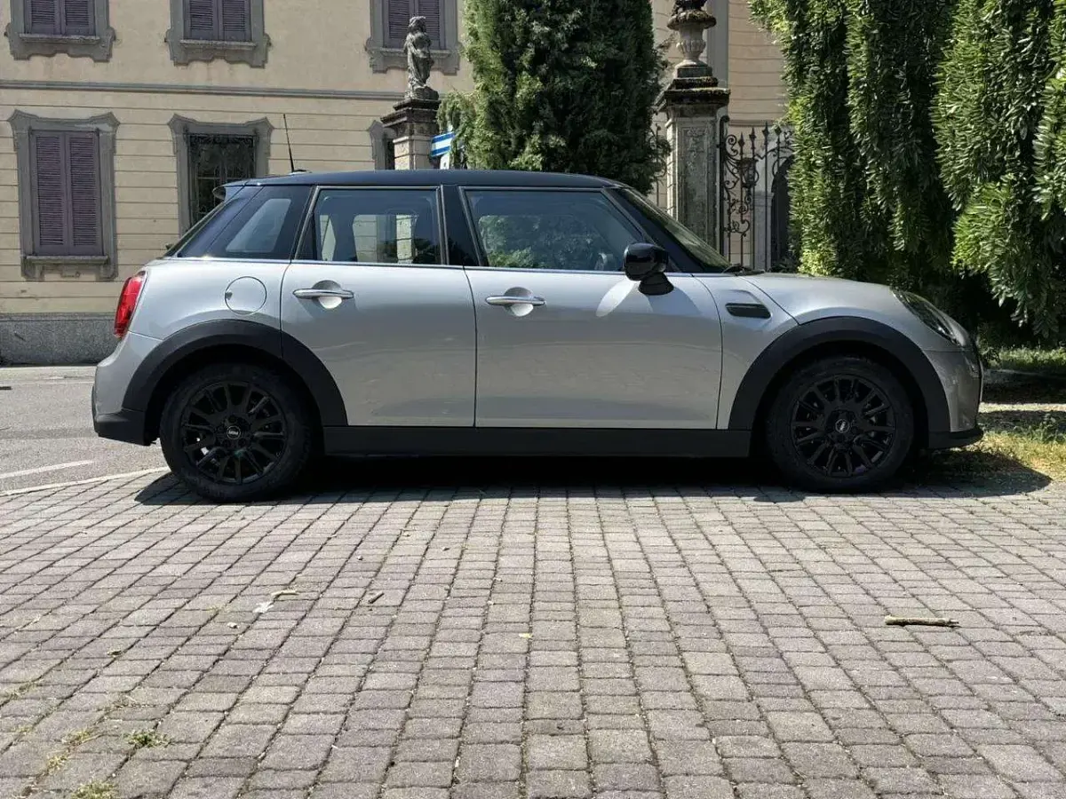 Usata Mini Cooper 136 CV (100 kW) 2023 Grigio scuro Utilitaria