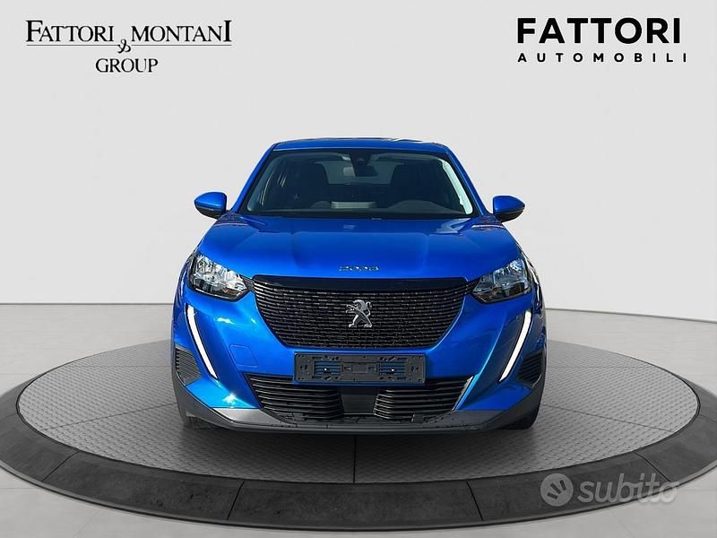 Usata Peugeot 2008 Allure 131 CV (96 kW) 2021 Blu/azzurro SUV