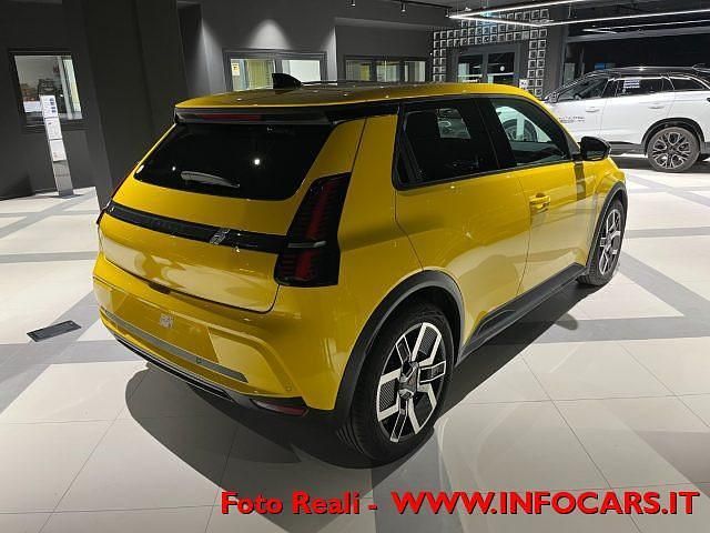 Nuova Renault 5 E-Tech Urban 69 kW (95 CV) 2025 Giallo pop metallizzato Berlina