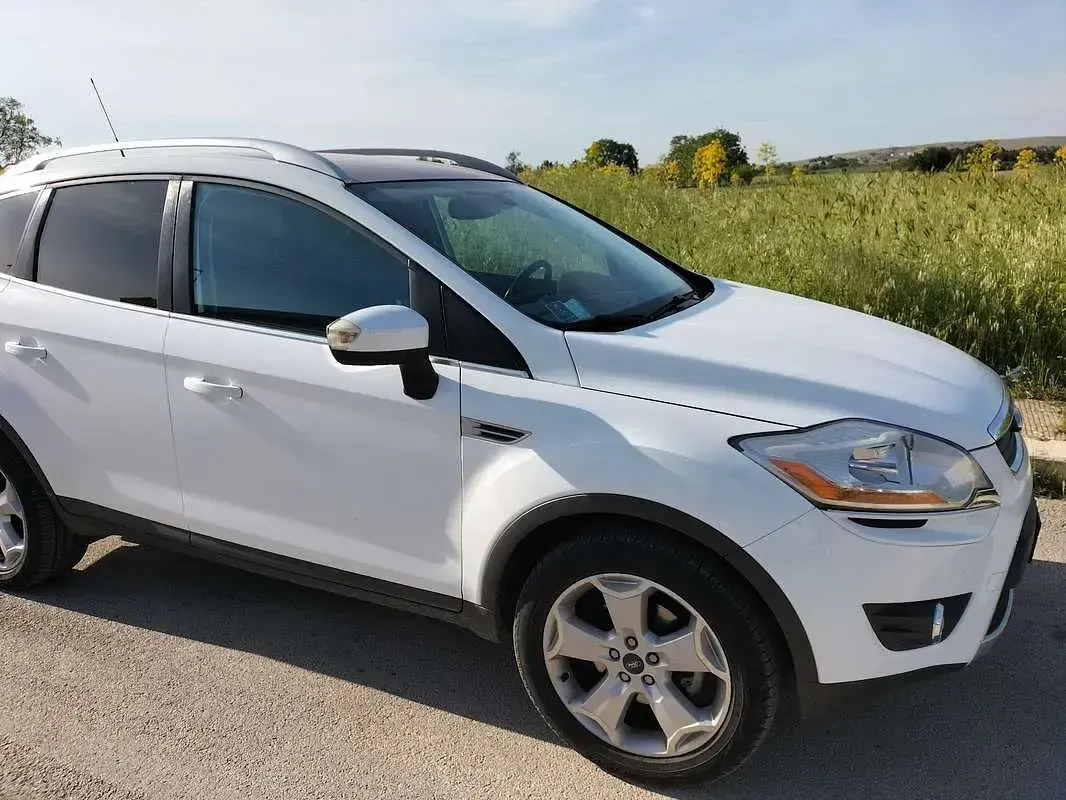 Usata Ford Kuga Titanium 136 CV (100 kW) 2009 Bianco SUV