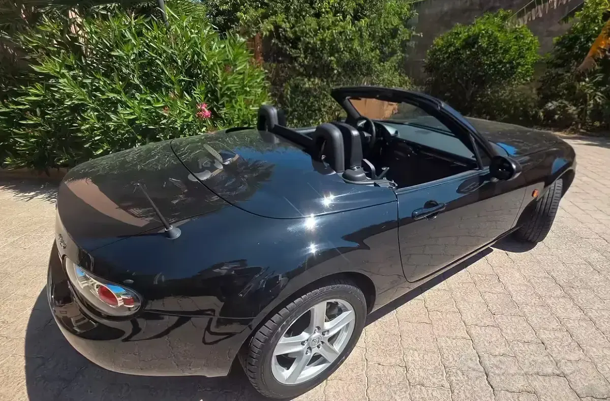 Usata Mazda MX5 126 CV (92 kW) 2007 Nero Cabrio