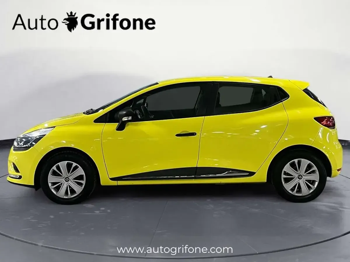 Usata Renault Clio Business 75 CV (55 kW) 2019 Giallo Station wagon