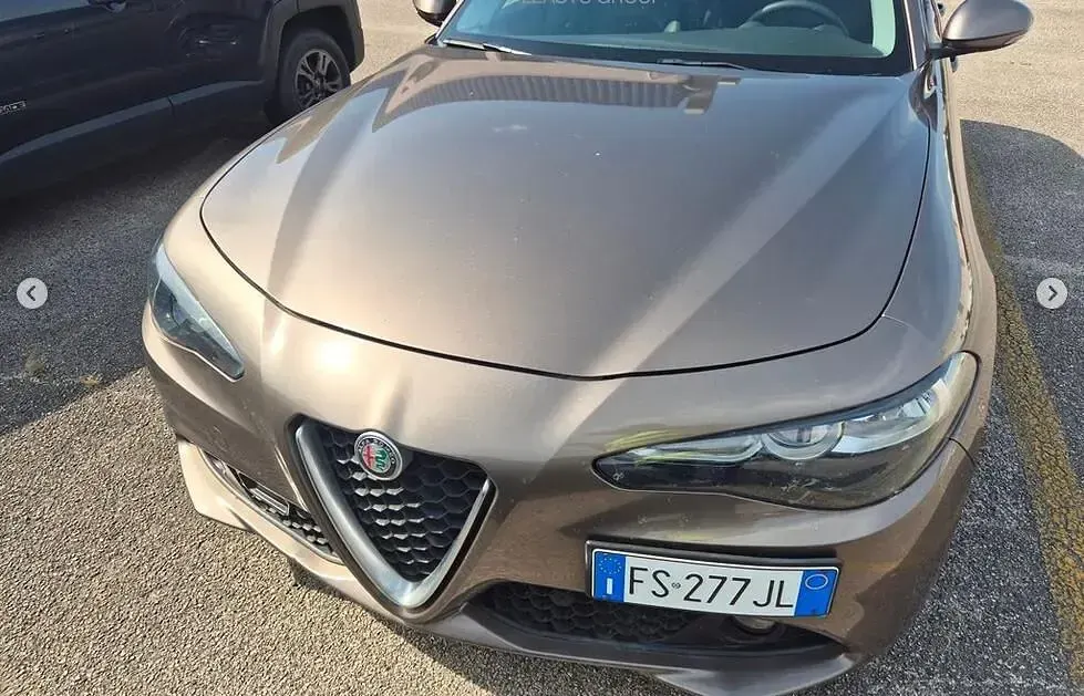 Usata Alfa Romeo Giulia Super 179 CV (131 kW) 2018 Grigio Berlina