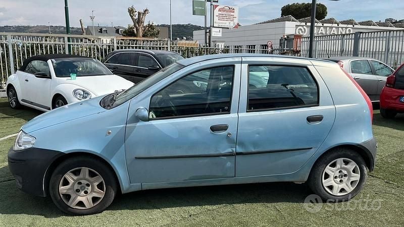 Usata Fiat Punto Active 70 CV (51 kW) 2004 Blu Utilitaria