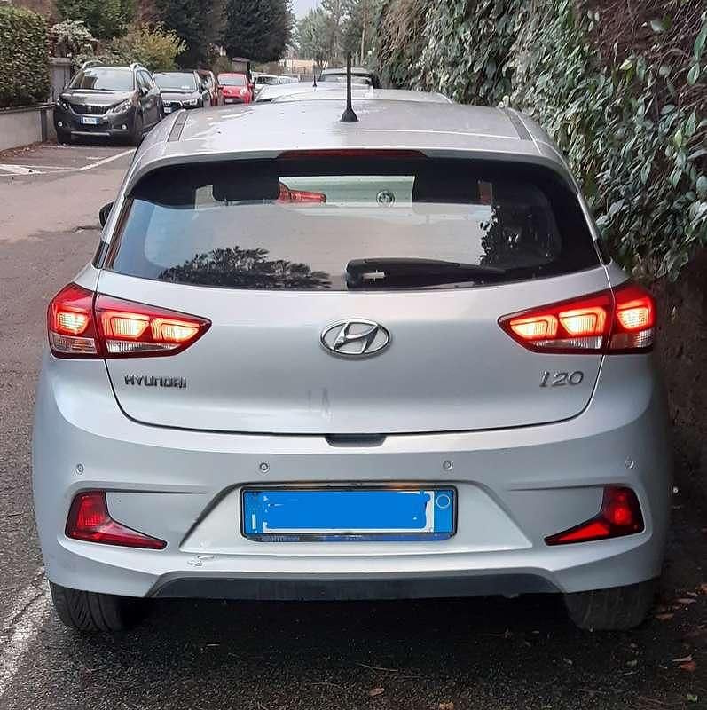 Usata Hyundai i20 84 CV (61 kW) 2015 Grigio Utilitaria