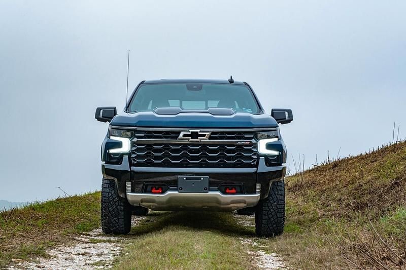 Nuova Chevrolet Silverado 426 CV (313 kW) 2025 Blu SUV