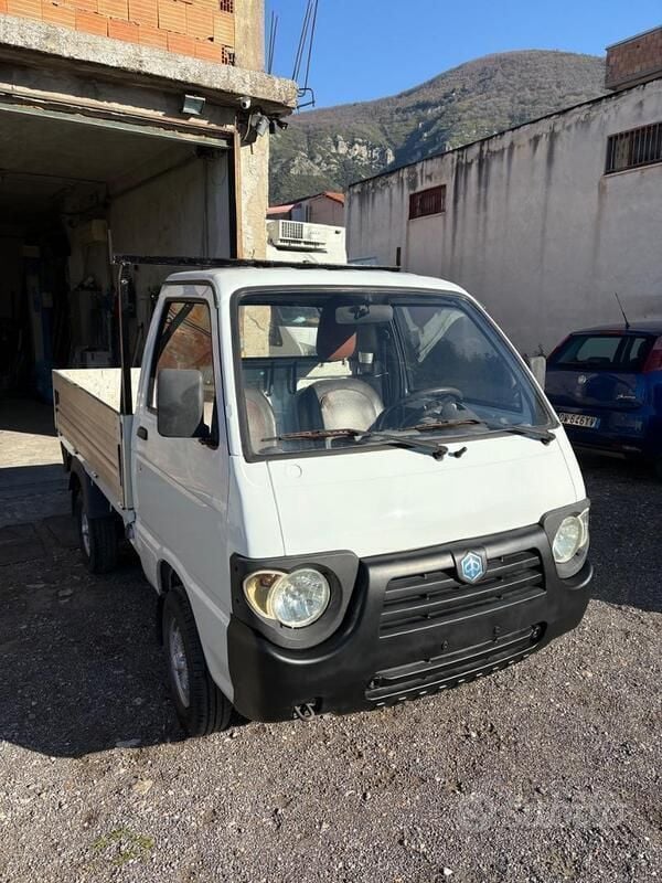Begagnad Piaggio Porter 2008 Vit Halvkombi