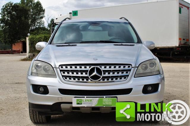 Usata Mercedes ML320 Sport 224 CV (164 kW) 2007 Grigio SUV