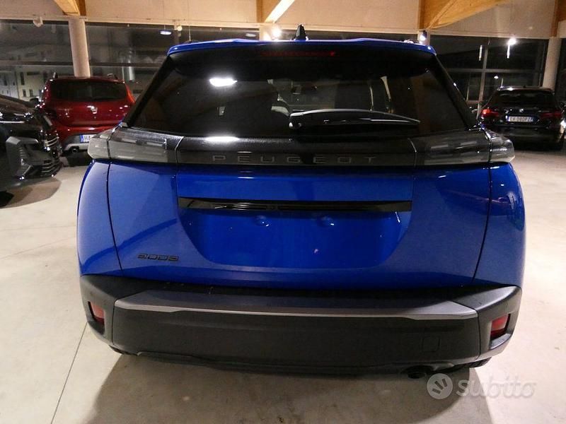 Usata Peugeot 2008 Allure 102 CV (75 kW) 2024 Blu SUV