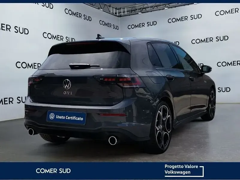 Usata VW Golf VIII GTI 265 CV (194 kW) 2024 Grigio Utilitaria