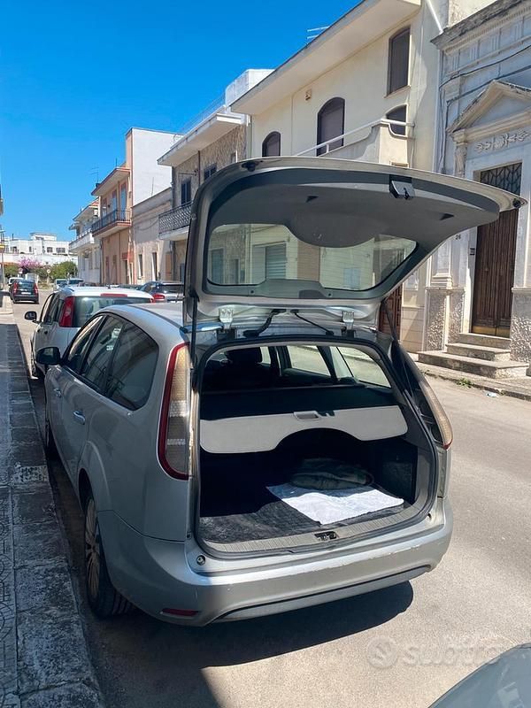 Usata Ford Focus 110 CV (80 kW) 2009 Grigio Station wagon