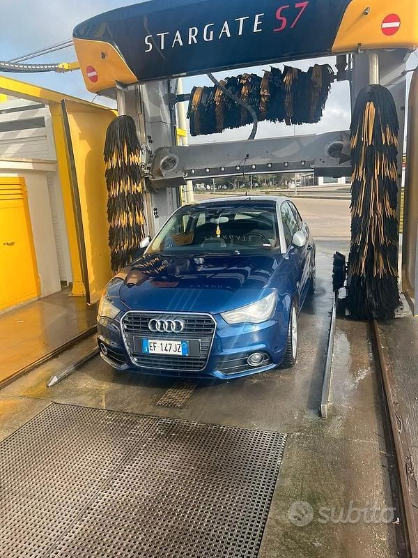 Usata Audi A1 86 CV (63 kW) 2010 Blu Utilitaria