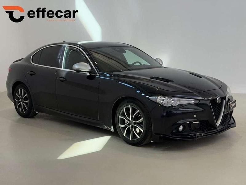 Second-hand Alfa Romeo Giulia 150 CP (110 kW) 2016 Negru Berlinǎ