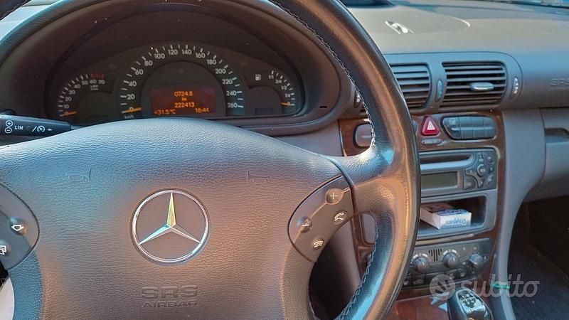 Usata Mercedes C200 163 CV (119 kW) 2001 Grigio Station wagon