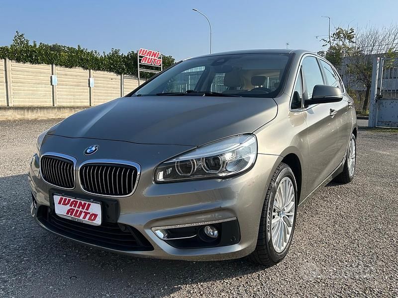 Usata BMW 220 Active Tourer Luxury Line 190 CV (139 kW) 2014 Grigio Monovolume