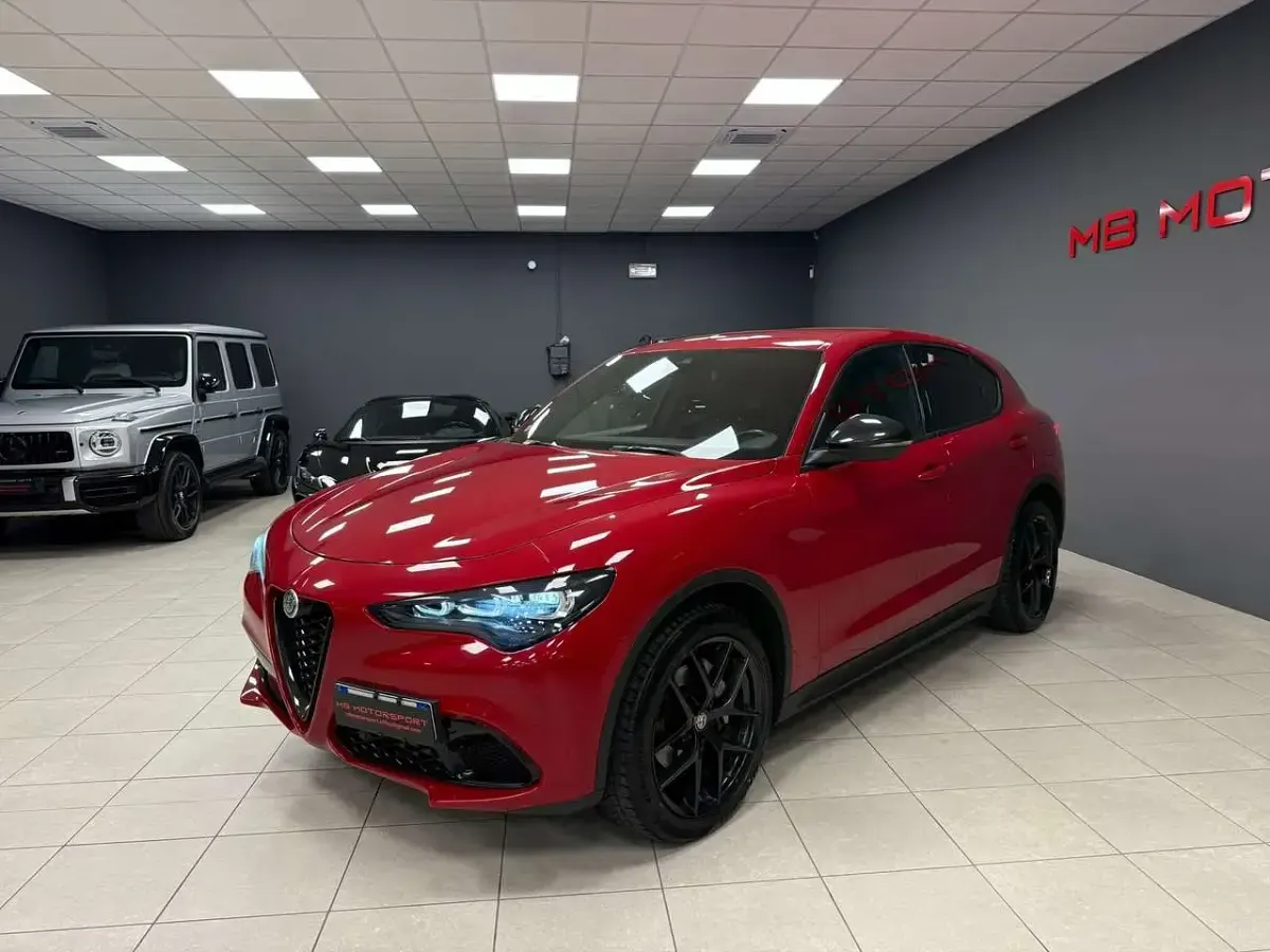 Usata Alfa Romeo Stelvio Veloce 209 CV (153 kW) 2023 Rosso SUV