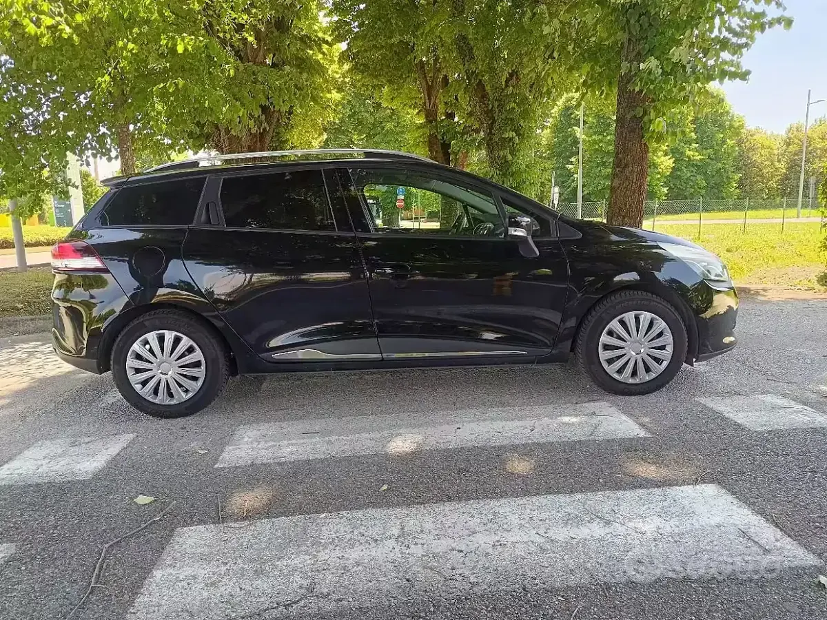 Usata Renault Clio 75 CV (55 kW) 2014 Nero Station wagon