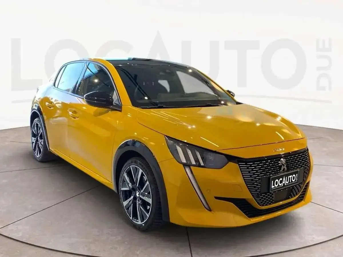 Usata Peugeot 208 GT 102 CV (75 kW) 2022 Giallo Utilitaria