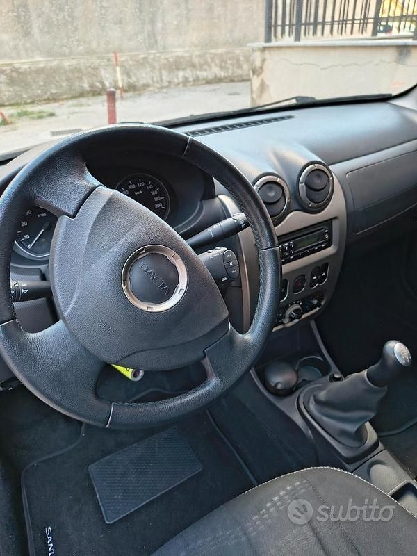 Usata Dacia Sandero Stepway 90 CV (66 kW) 2012 Grigio Utilitaria