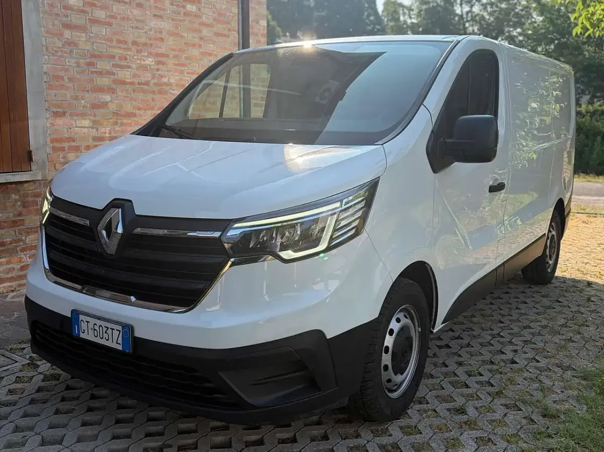 Usata Renault Trafic 110 CV (80 kW) 2024 Bianco Monovolume