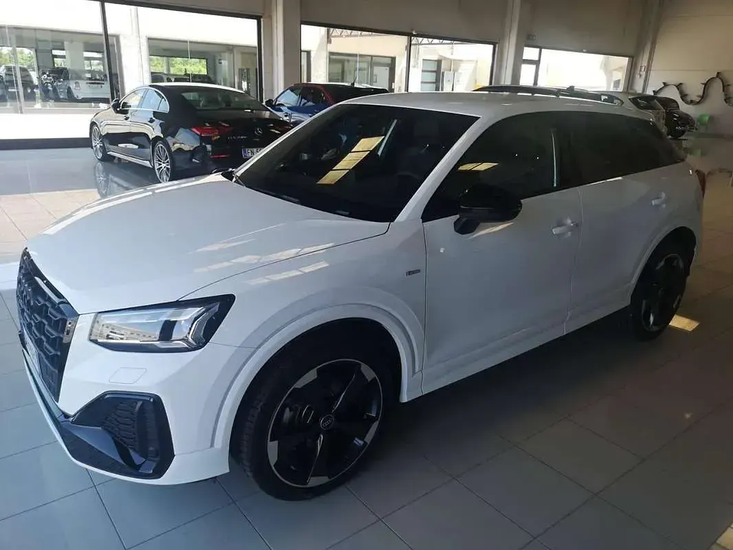 Usata Audi Q2 Ambiente 174 CV (127 kW) 2023 Bianco SUV