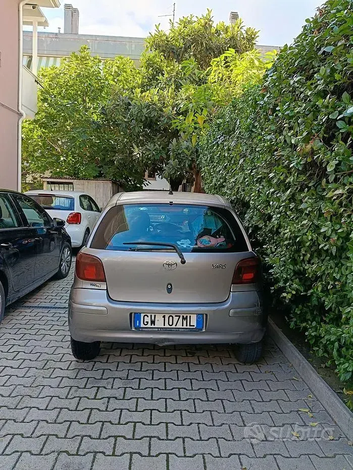 Usata Toyota Yaris 75 CV (55 kW) 2004 Berlina
