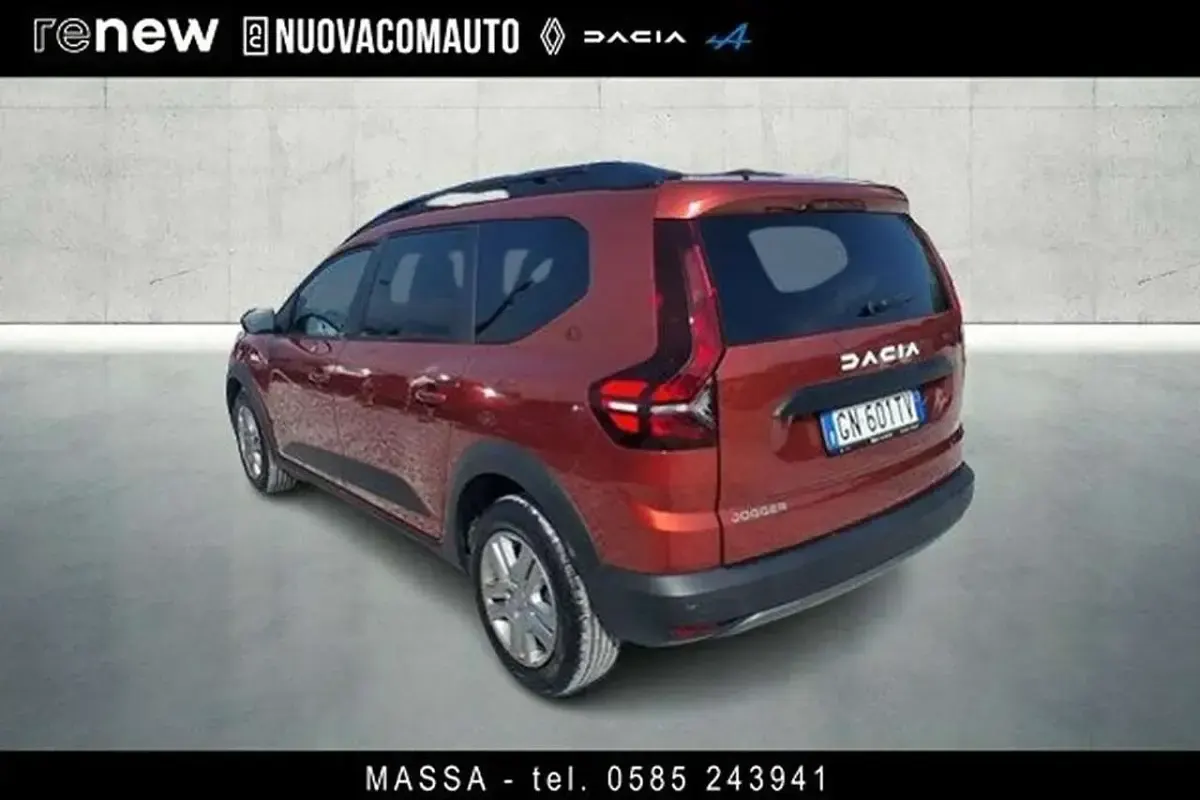 Usata Dacia Jogger Expression 101 CV (74 kW) 2023 Rosso dinamico Monovolume